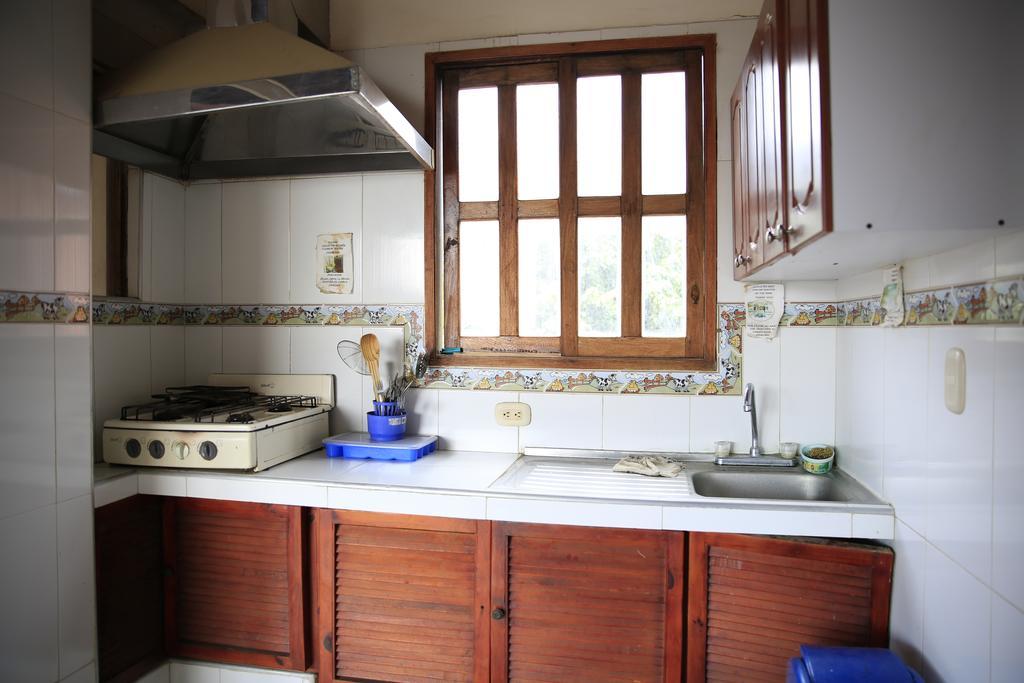 Hostal Pelikan Taganga Ngoại thất bức ảnh