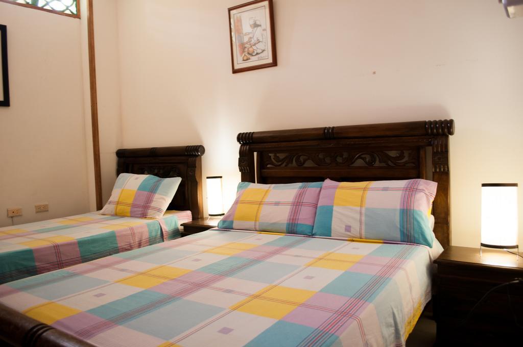 Hostal Pelikan Taganga Ngoại thất bức ảnh